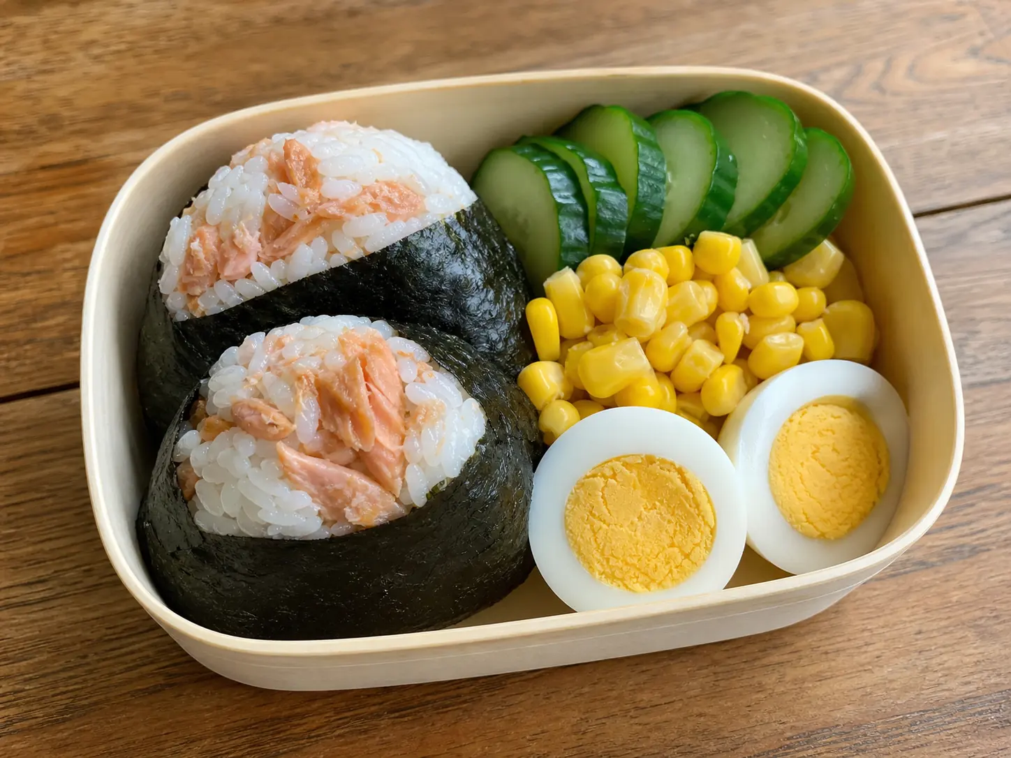 鮭魚飯糰便當